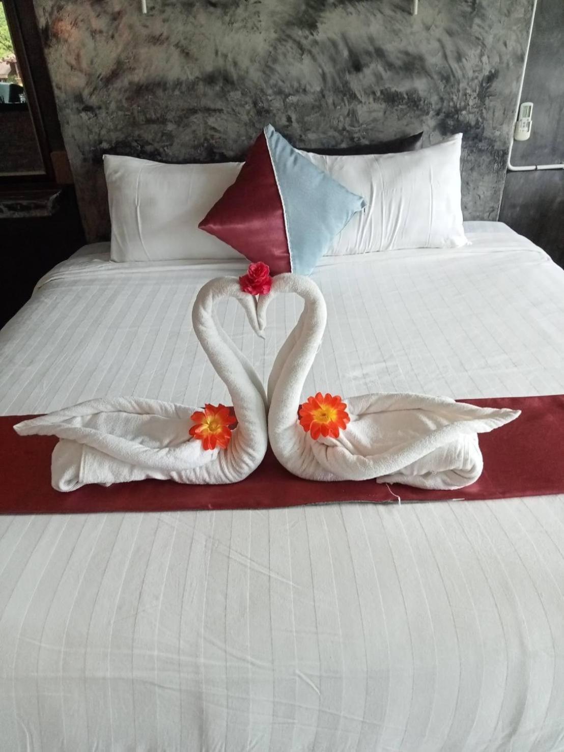 Keeree Loft Resort Thong Pha Phum Exterior photo