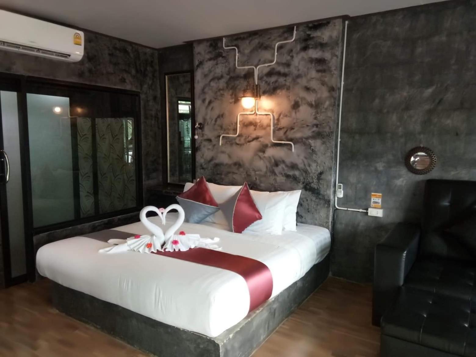 Keeree Loft Resort Thong Pha Phum Exterior photo